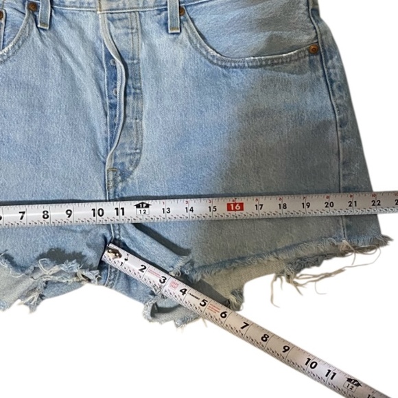 Levis premium vintage style 501 high waisted cutoff Jean shorts. Sz 32 - Picture 11 of 16